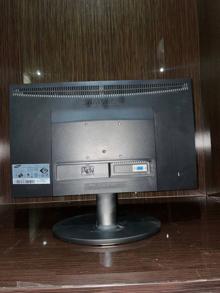 Монитор,клавиатура,колонки(3шт). Работающие. SAMSUNGcolour Display