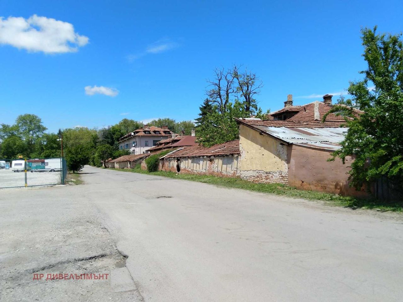 Продава се Къща в София, в.з. Врана - Лозен - 416 кв.м за 517 €/кв.м - Снимка #3