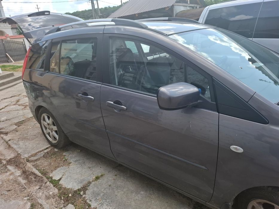 Vand sau schimb Mazda 5