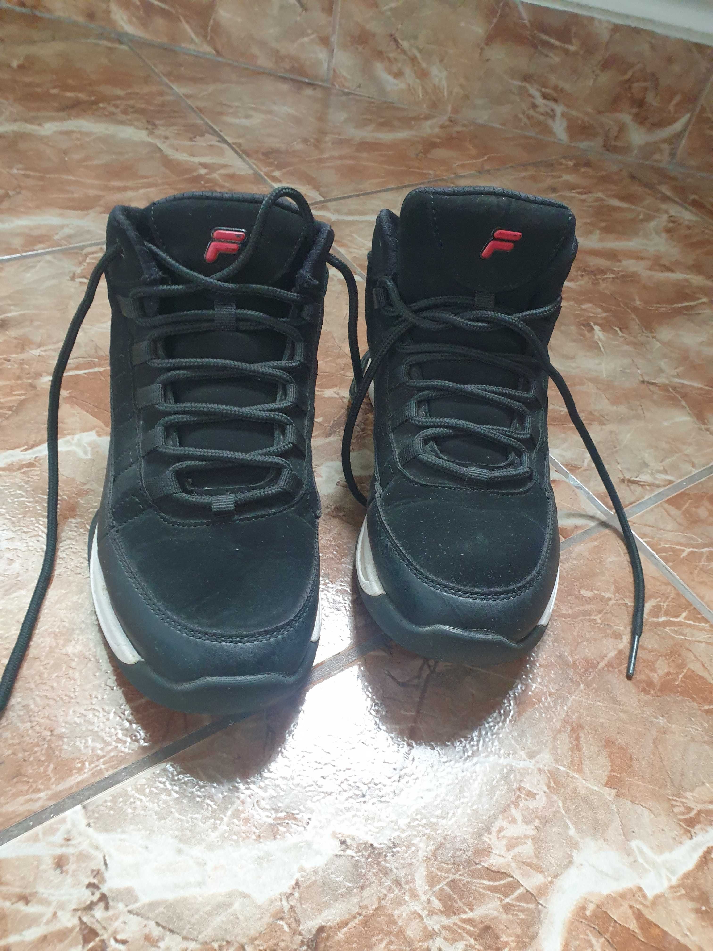 Adidasi Fila marimea 35,Zara