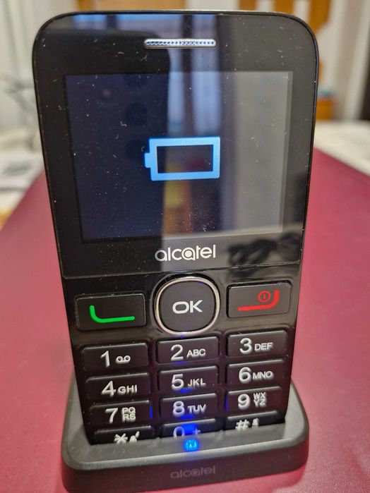 Vănd   telefon mobil pentru seniori alcatel  model DCS-ALC-050B