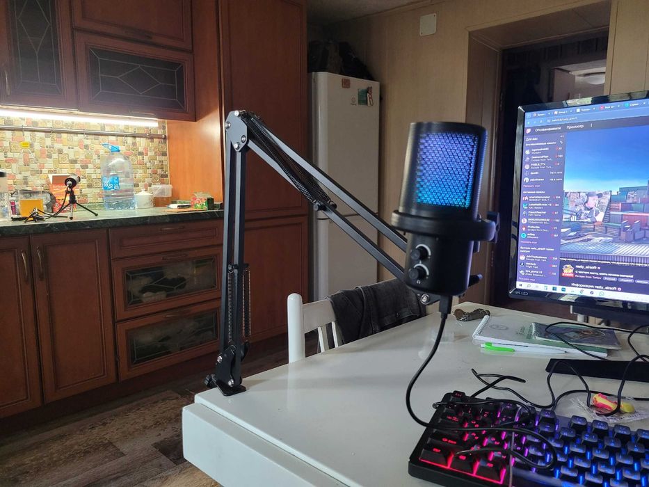 Микрофон с пантографом