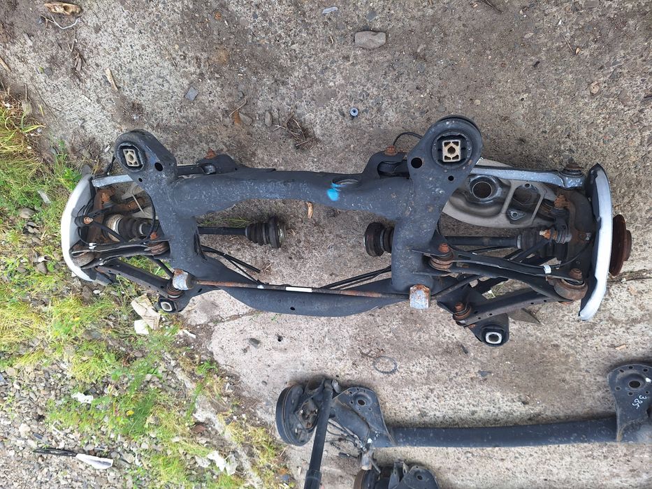 punte spate bmw x1 2.0 motorina 2009