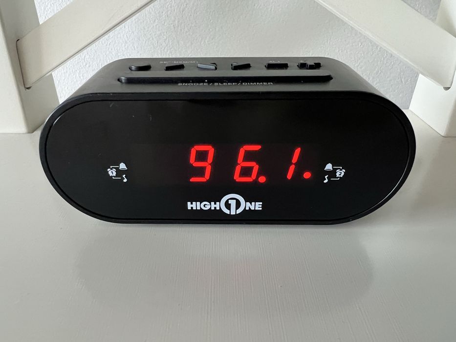 Radio Fm cu ceas digital si alarme -HighOne, Franta