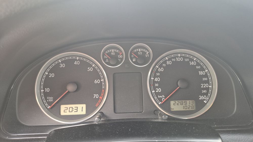 Vand Vw Passat b5.5 2002 1.6 Benzina
