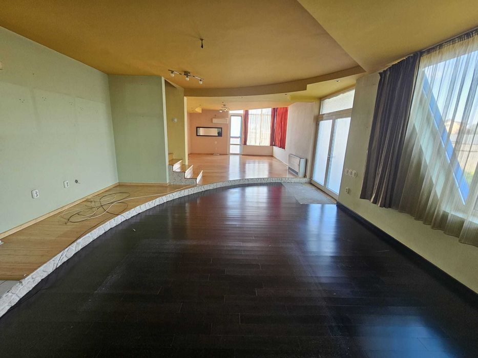 Vand/inchiriez - vila pe 3 niveluri - Satu Nou de Jos