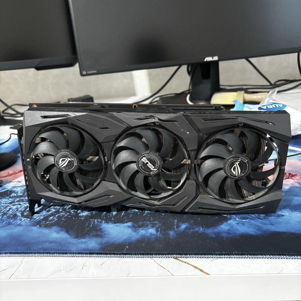 AMD 5700XT Asus Rog Strix