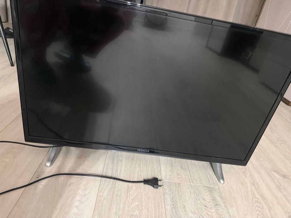 Vand televizor hitachi