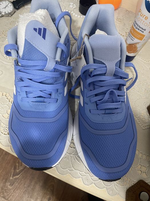 Женские очень стильные кроссовки