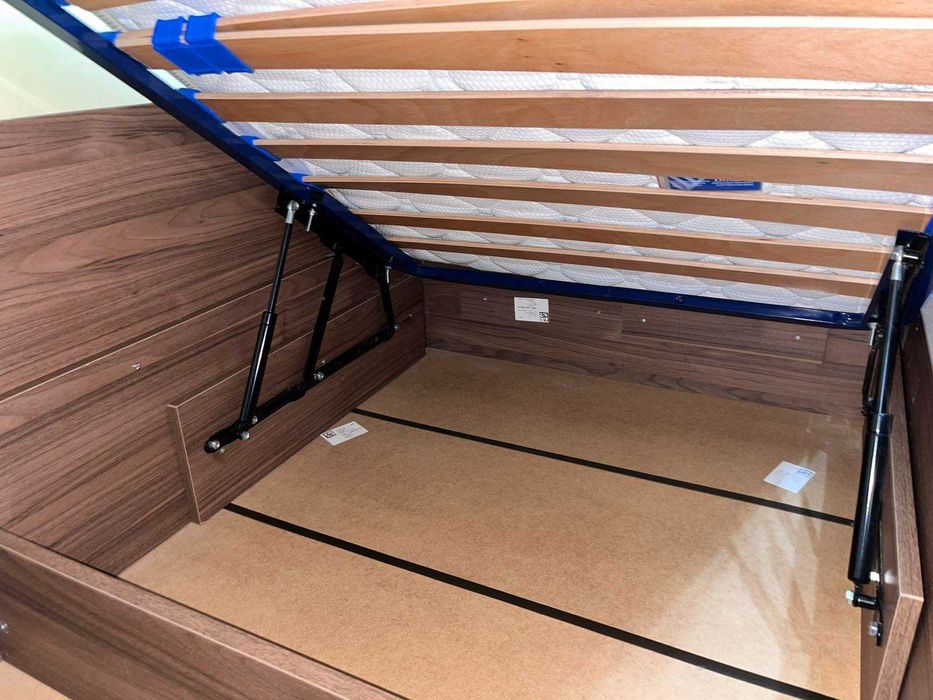 Две Броя легла с подматрачна рамка плюс матраци ТЕД balance