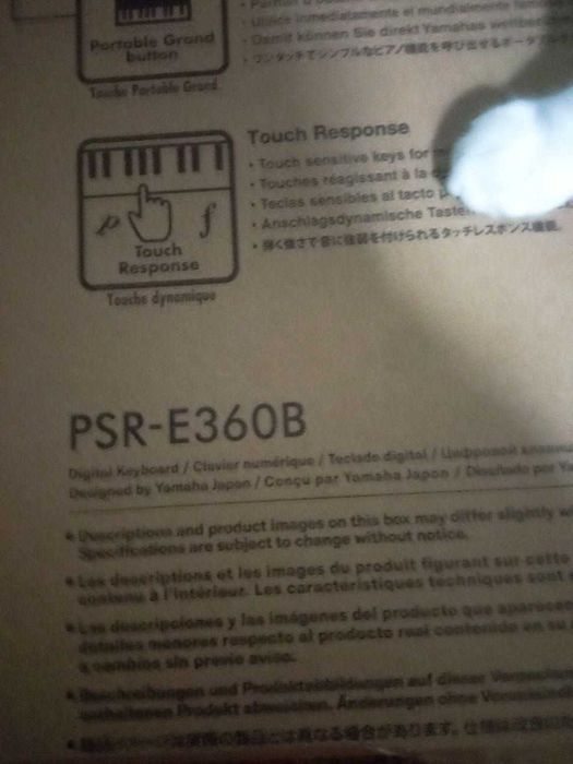 Синтезатор Yamaha PSR-E360B в отлично състояние