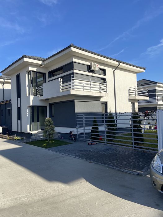 Propietar vând casă mobilată și utilată.