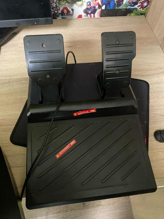 Vând volan Ps4,ps5,pc sau dau la schimb