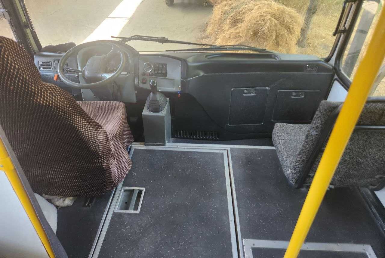Isuzu NP37 avtobus  2013 yil