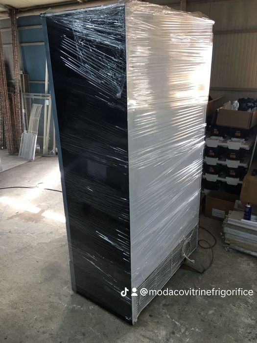 Vitrina frigorifica verticala cu usi glisante 125cm