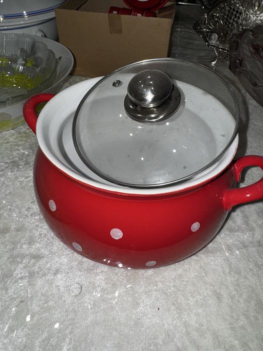 Вся посуда за 10 000 тенге