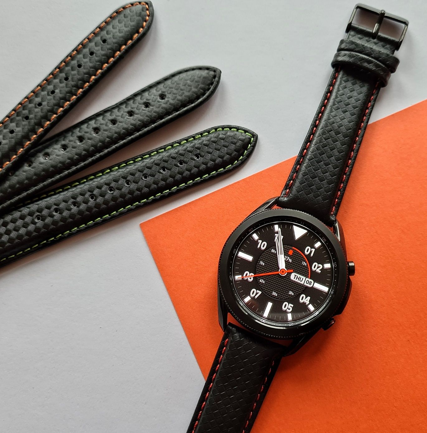 Последни бройки! Galaxy Watch5 & Watch4 карбонова каишка