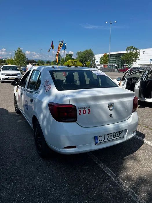 Vând licență taxi cu Dacia logan 1,5 dci an 2017 preț 7000€ neg