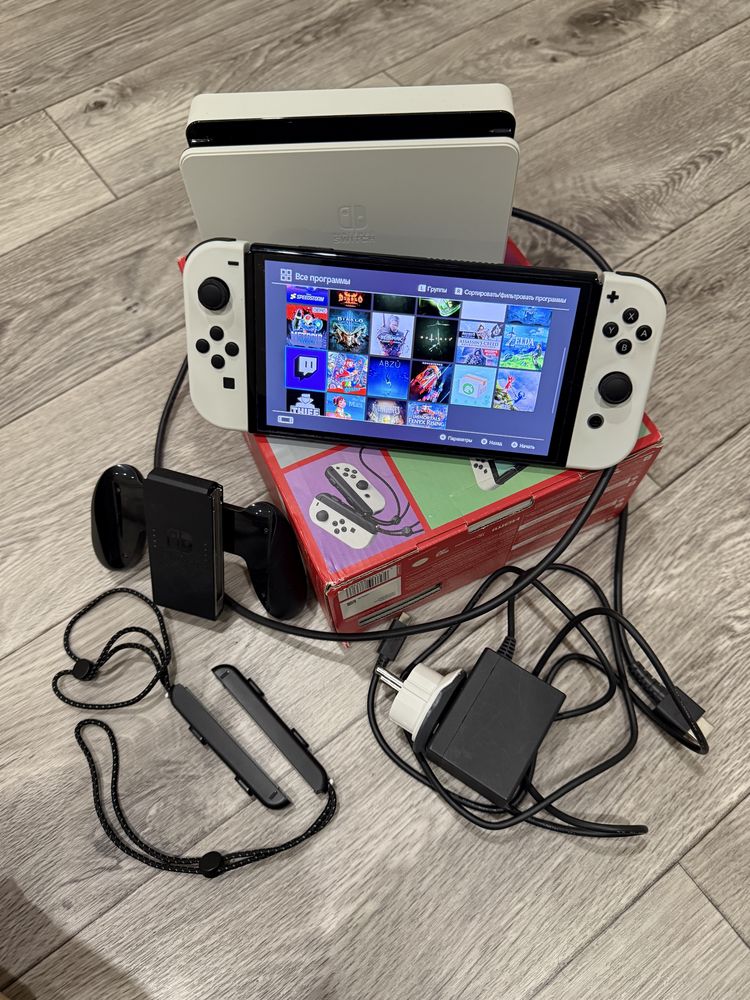 Продам Nintendo Switch OLED