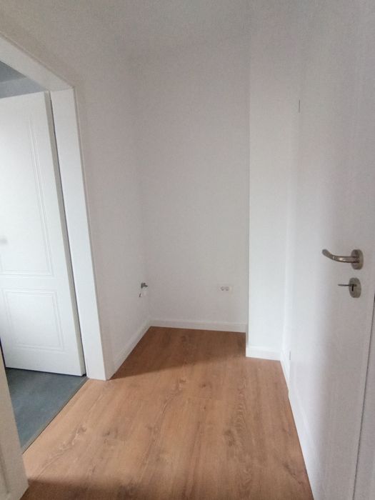 De vânzare apt cu 2 camere,in bloc nou,cu lift