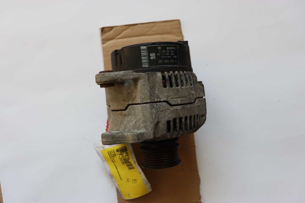 Aлтернатор за Opel 90413763 в отлично състояние,от работещ автомобил