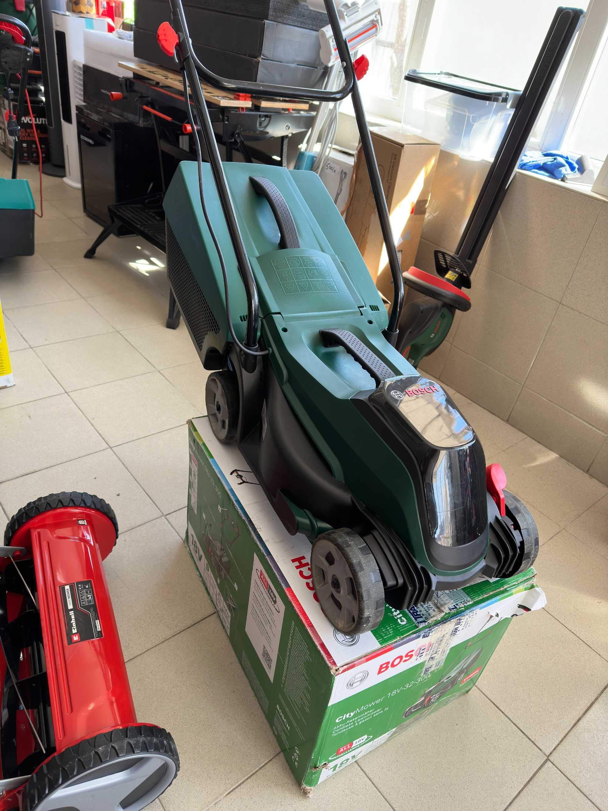 Bosch CityMower 18V-32-300 - Masina de tuns iarba