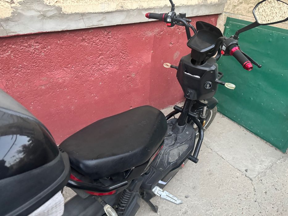 Электроскутер срочно продаётся