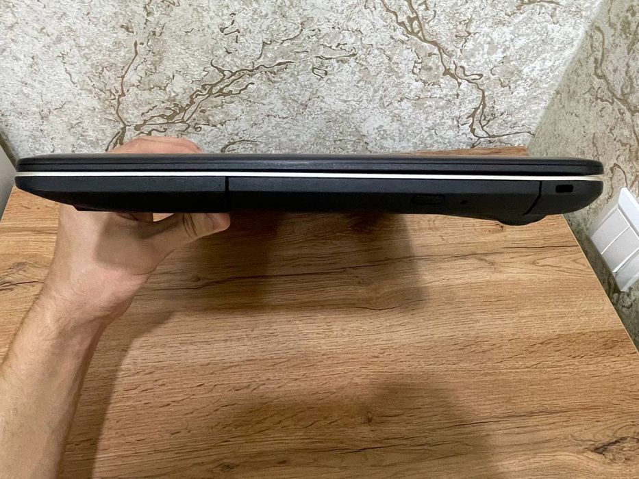 Noteboq asus sotiladi kop ishlatilinmagan