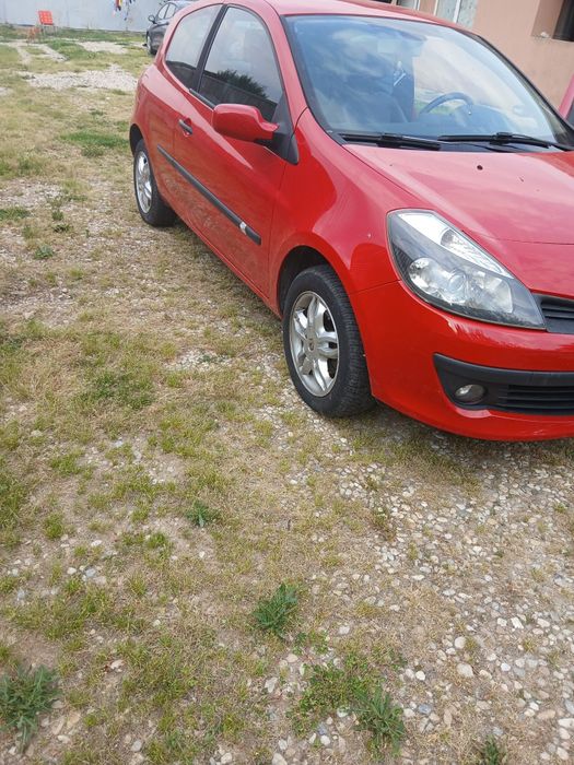 Vand renault clio stare foarte buna