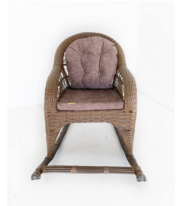 Кресло качалка из ротанга