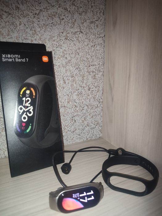 продам xiaomi mi band 7