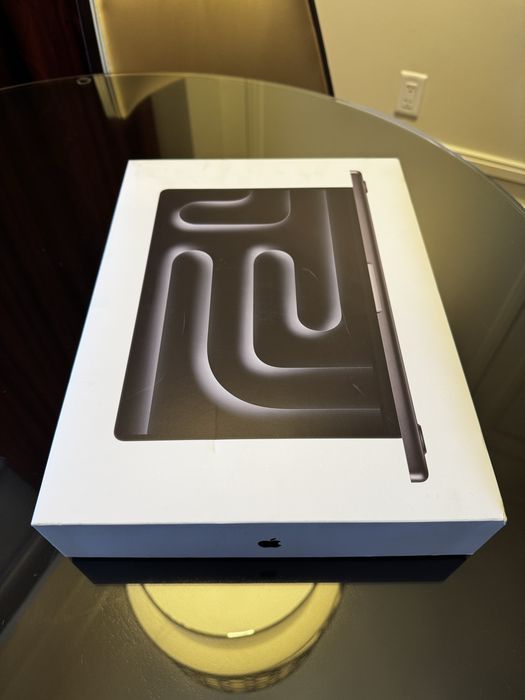 Apple MacBook Pro 14” 16GB 1TB Space Black