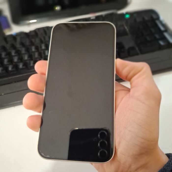 Продавам APPLE Iphone 13 128 GB 100% BH