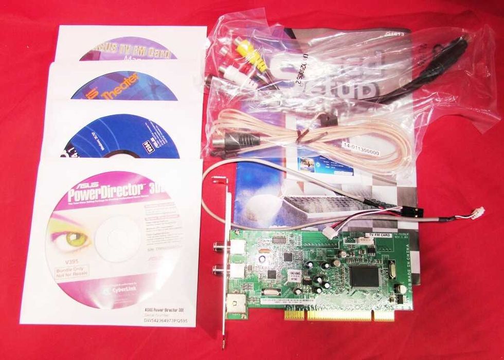 TV tunner Asus 7135 cu radio, telecomanda cu functie de placa captura