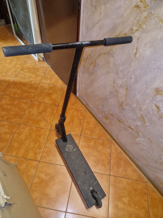 Trotineta Freestyle Striker Gravis