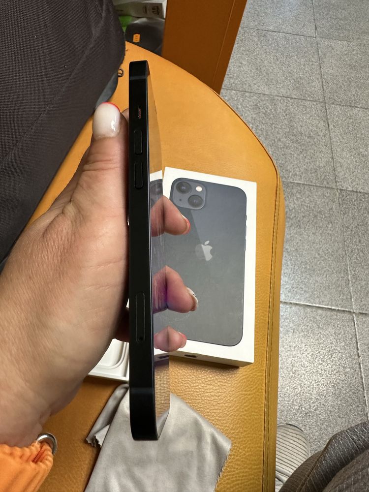 Iphone 13 midnight 128gb Перфектен!