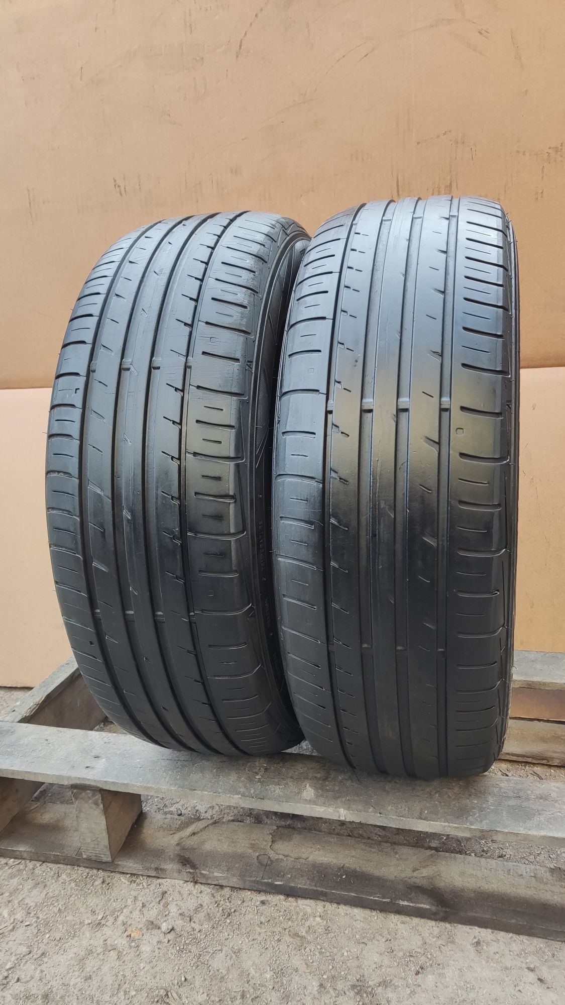 2бр летни гуми 205/60/16 Falken Ziex
6mm грайфер
Добро състояние без л