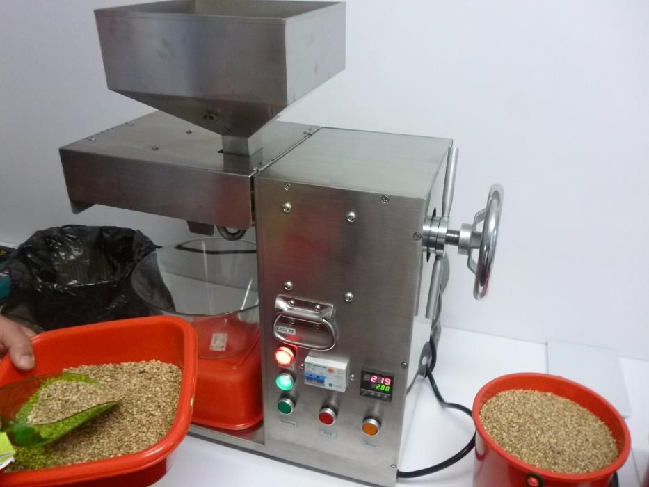 Presa de ulei universala - 220V pret