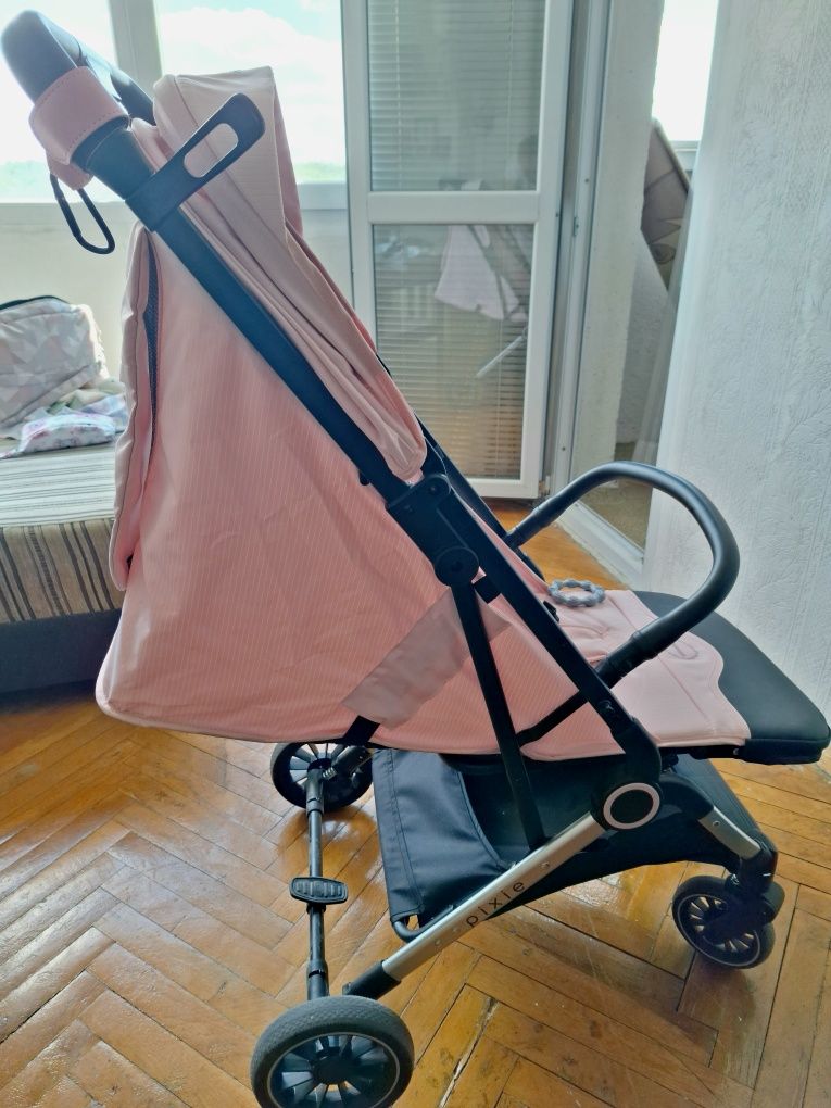Лятна количка Chipolino Pixie