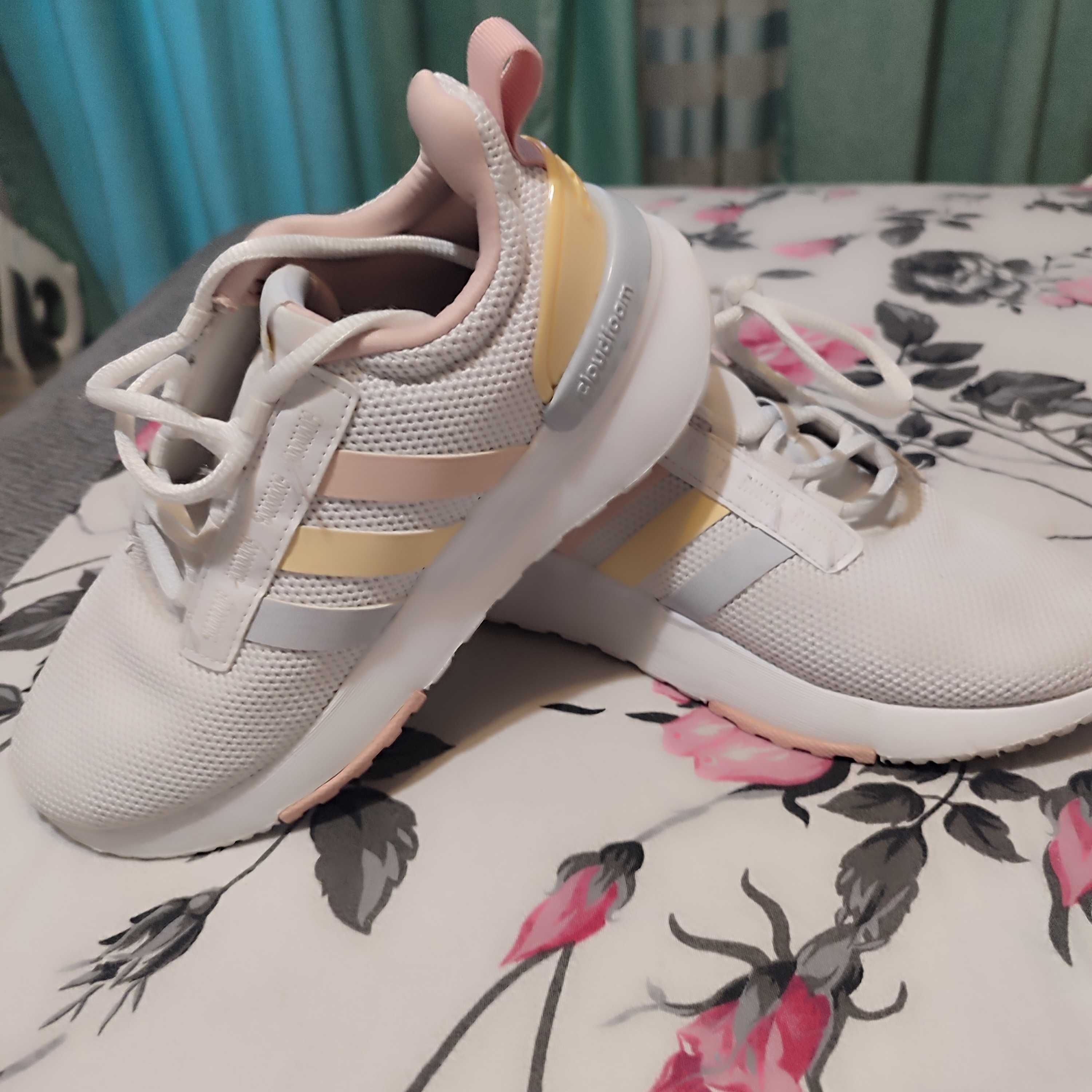 Маратонки adidas