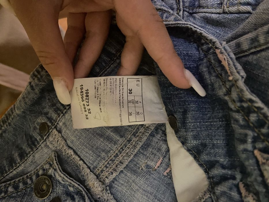 Y2k VERY low rise flare jeans with cute baby pink details front&back