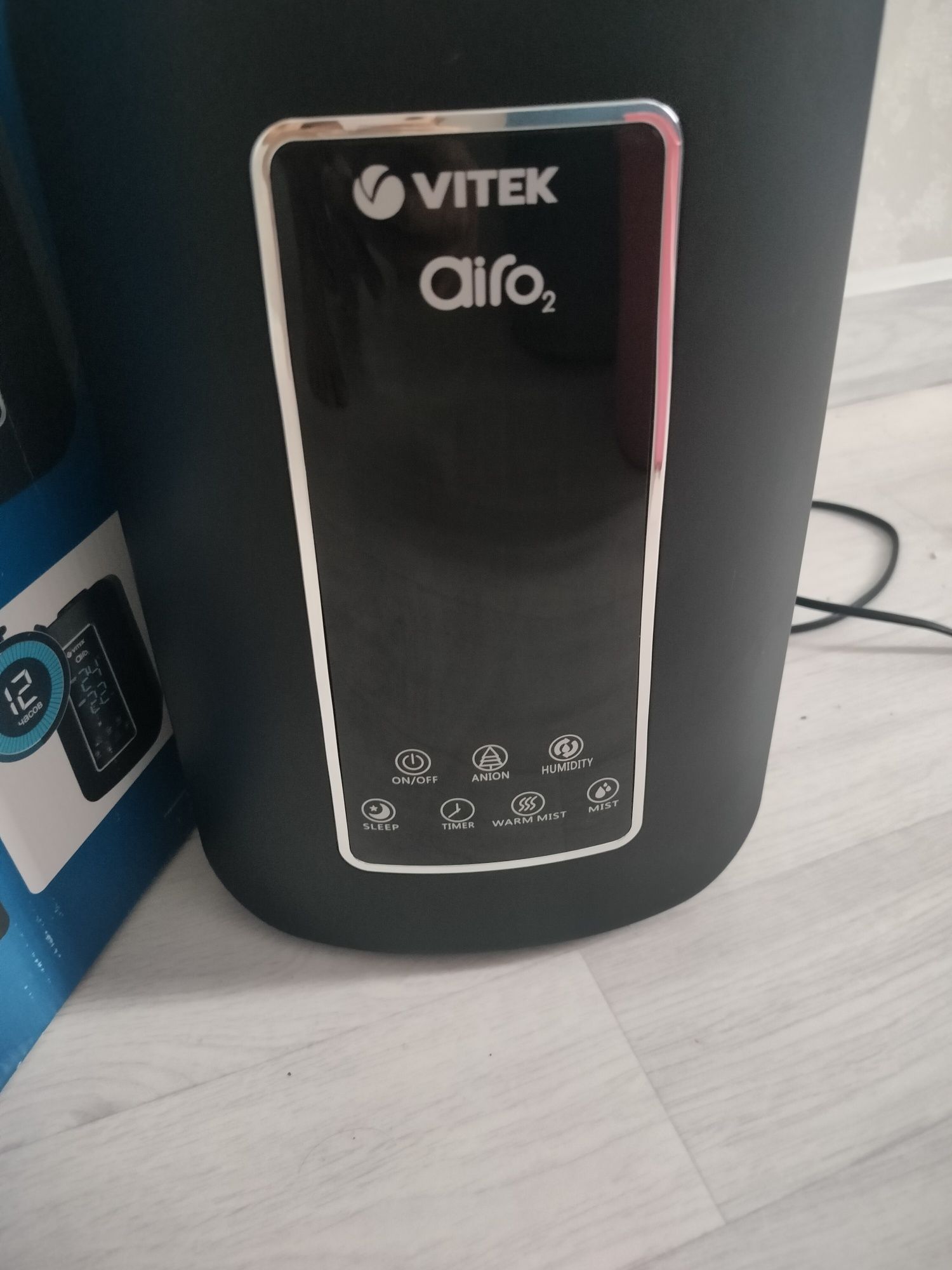 Продам увлажнитель Vitek пользовался 2 раза стоит без надобности