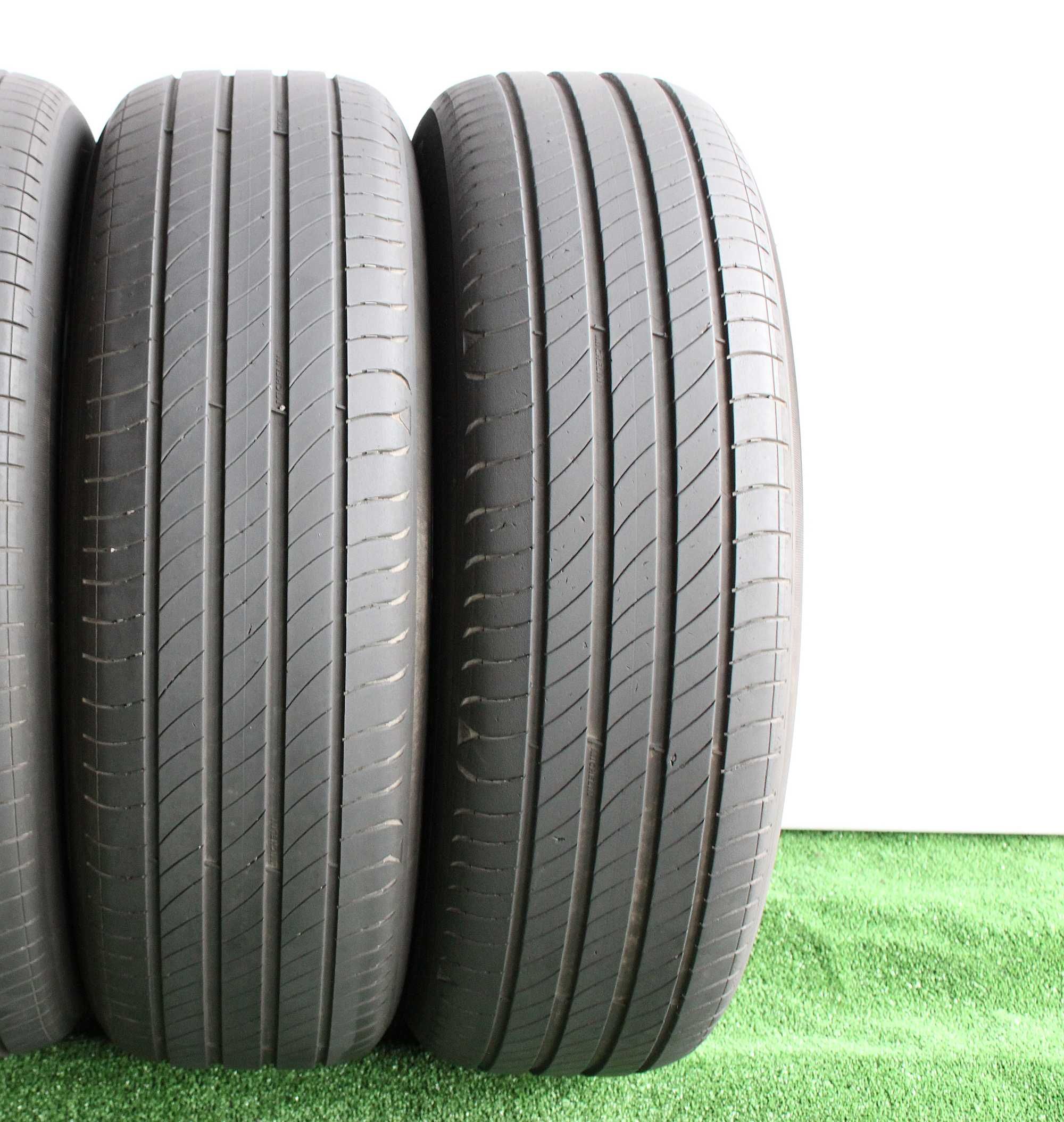 4бр 215/65r17 MICHELIN летни