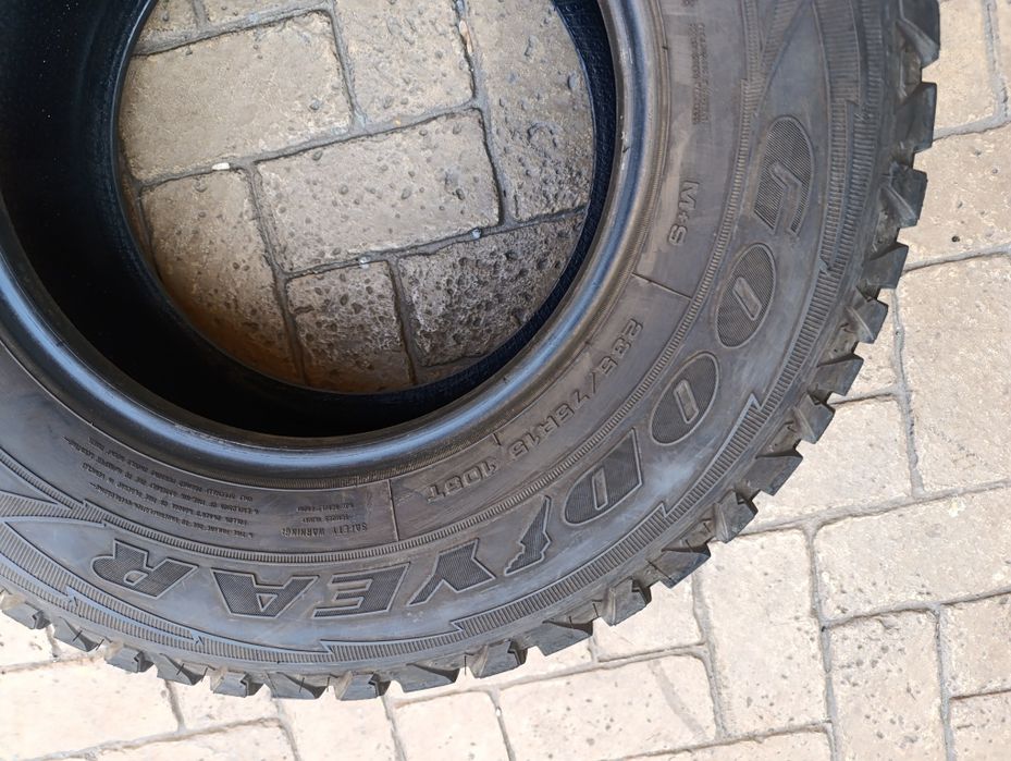 Всесезонни гуми Good year 235/75/15 Wrangler
