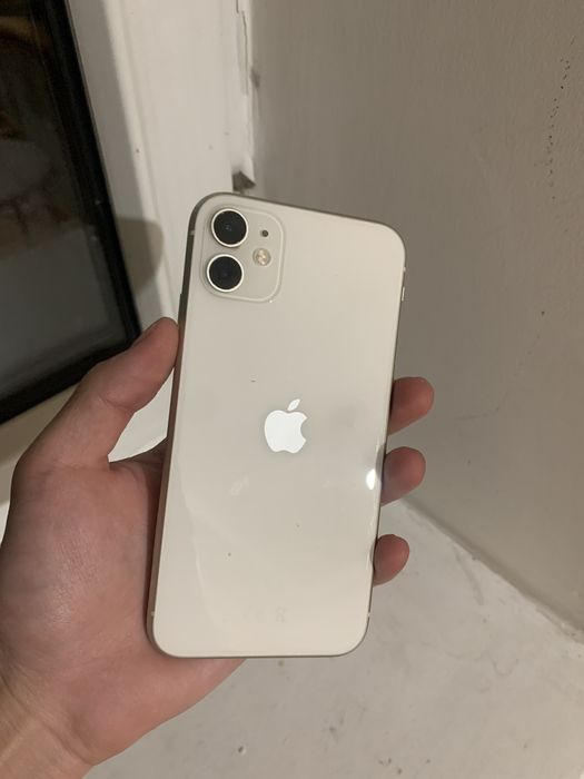 Белый iPhone 11