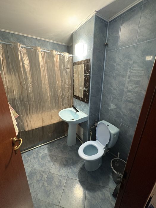 Inchiriez apartament in Brosteni cu 2 camere complet mobilat