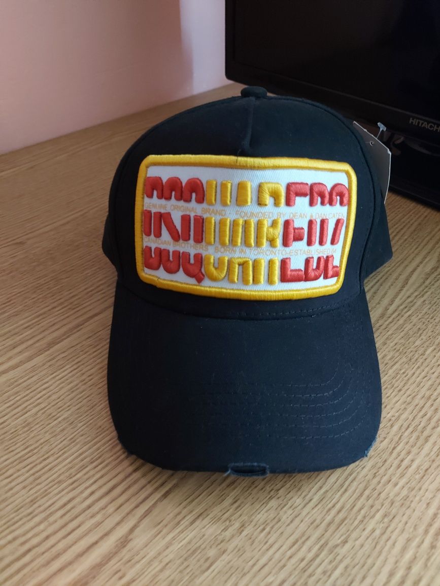 Blugi/ tricou/ șapcă dsquared2