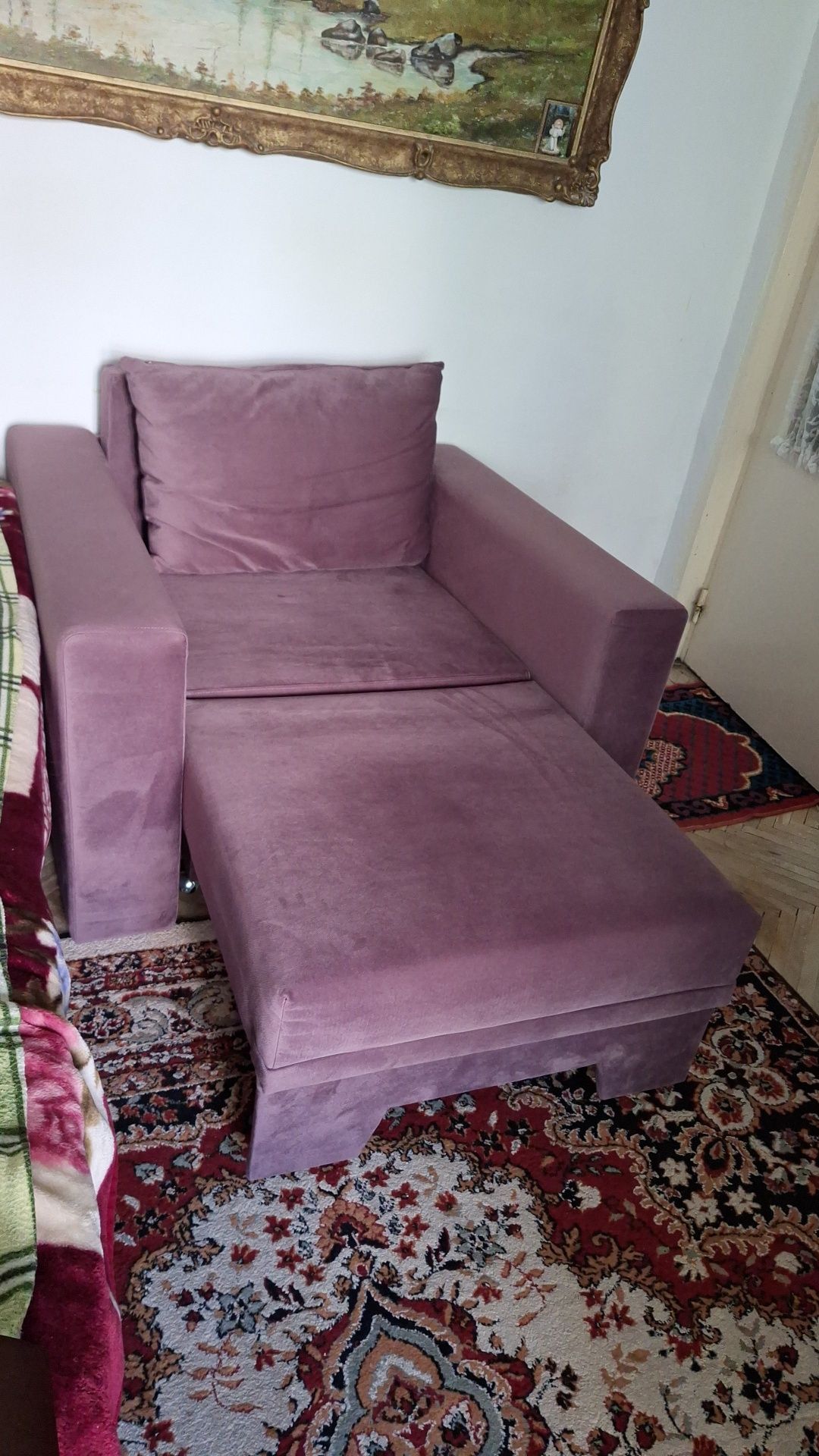 Fotoliu-pat nou, folosit de două ori, preț 1100 lei, ușor negociabil.