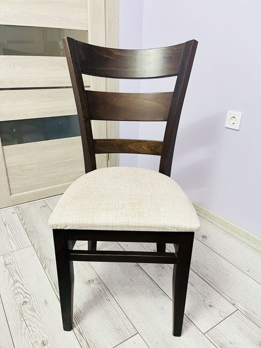 Трапезен Дървен Стол с Дамаска