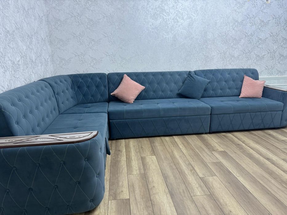 Продается диван углавой